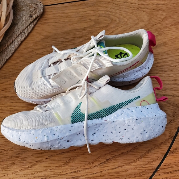 Nike Shoes - Picture 1 of 6